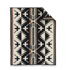 Pendleton Jacquard Napped Throw Blanket Spider Rock Black/White front Size: 137x163 cm