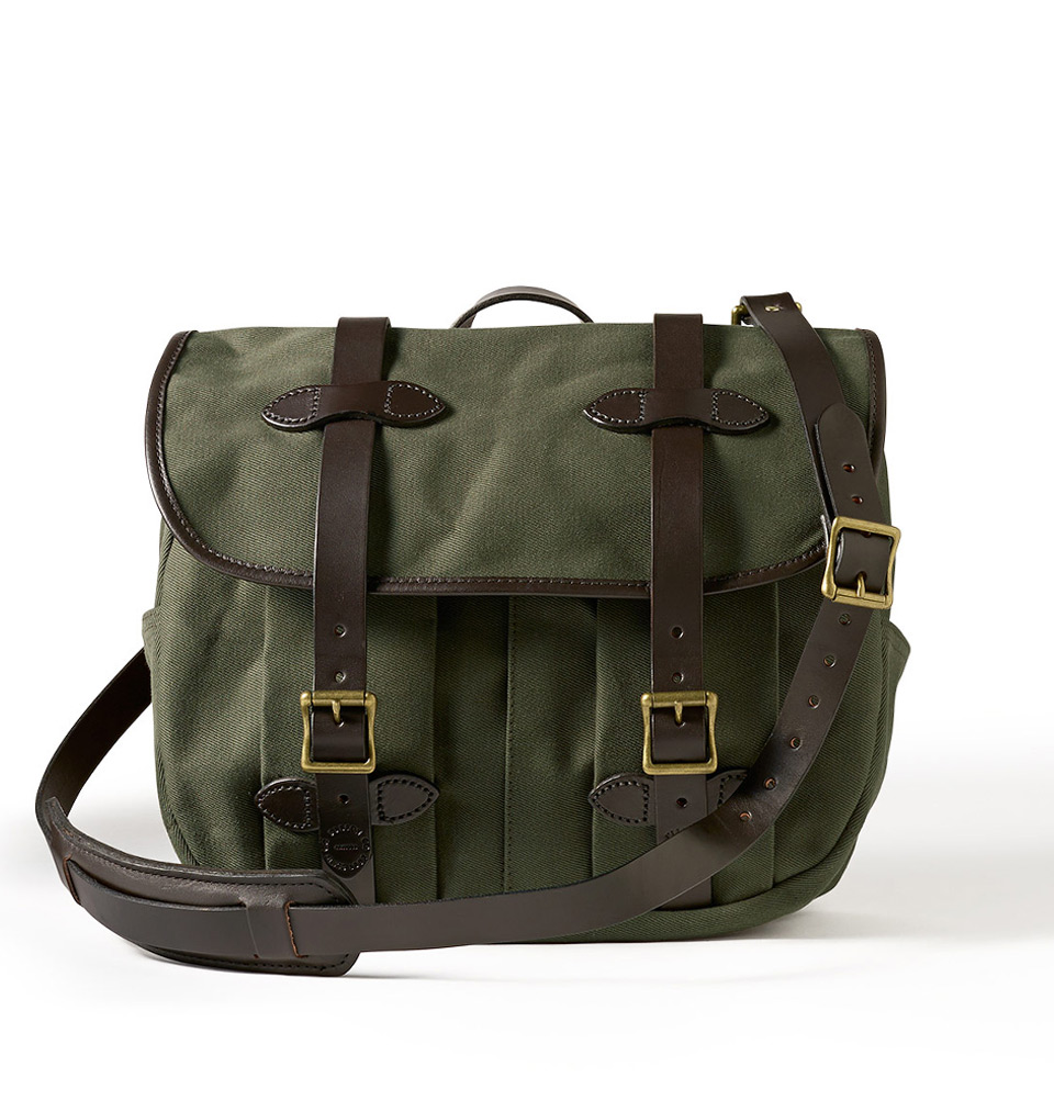 Amazon.com: THE NORTH FACE Berkeley Field Bag, Dark Sage/Summit Gold, One  Size : Clothing, Shoes & Jewelry
