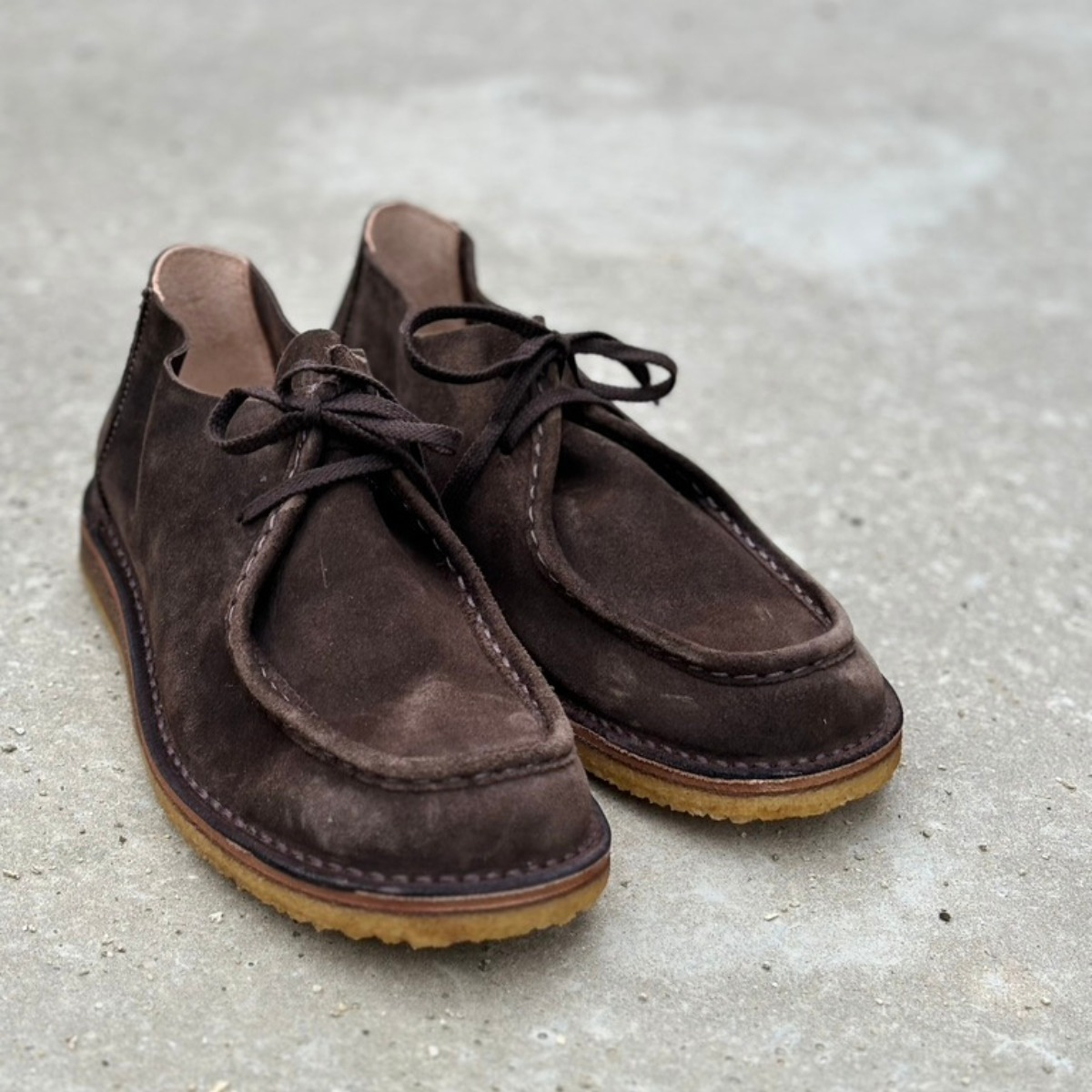 Astorflex Beenflex Moccasin Boot Dark Chestnut, on a concrete floor