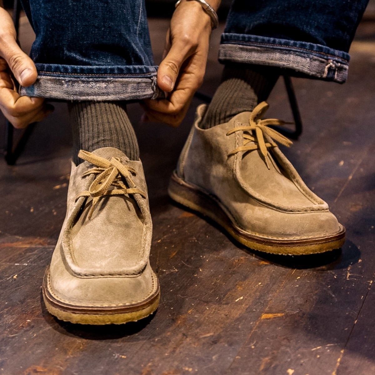 Astorflex Beenflex Moccasin Boot Stone, on a concrete floor