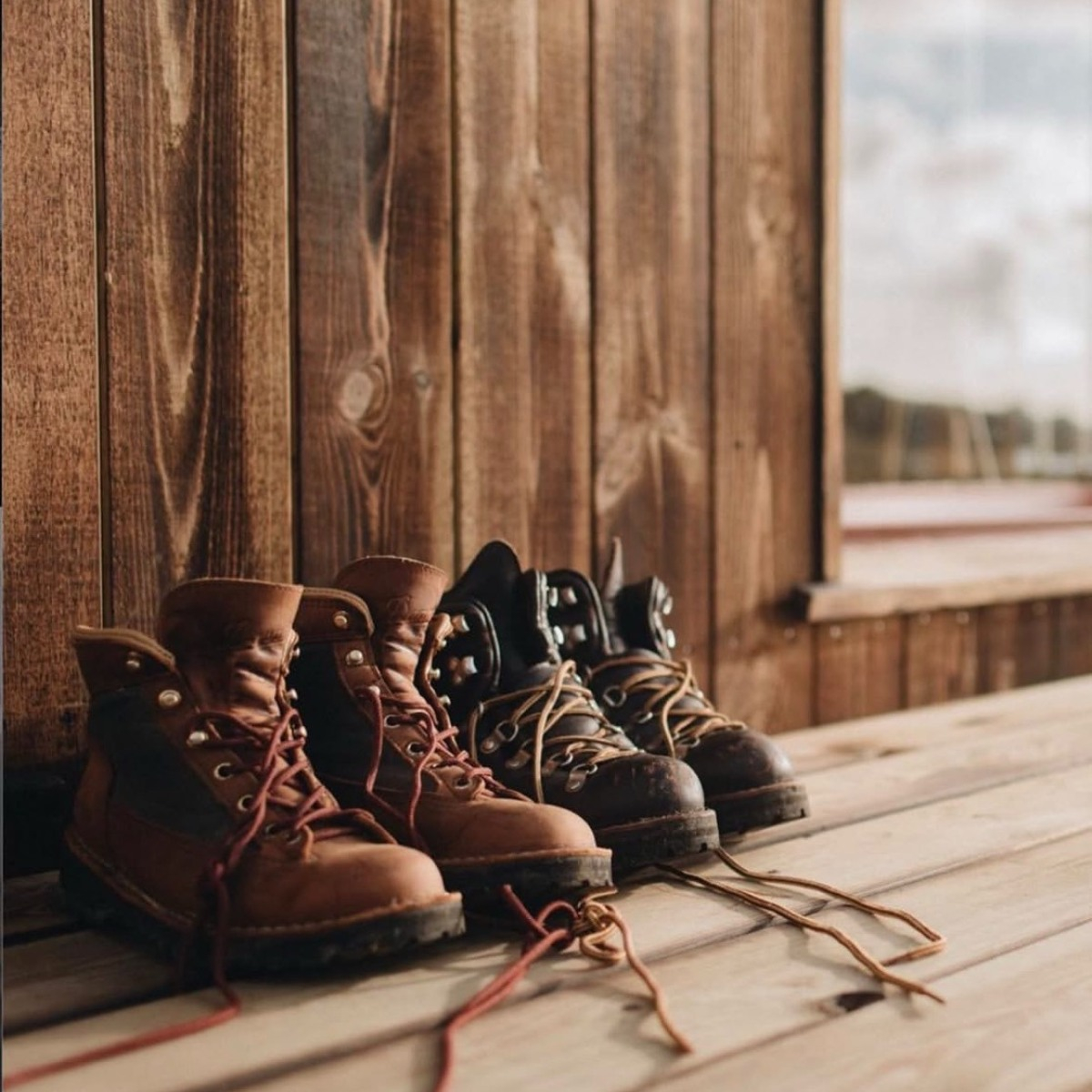 Danner Mountain Light Brown, timeless design