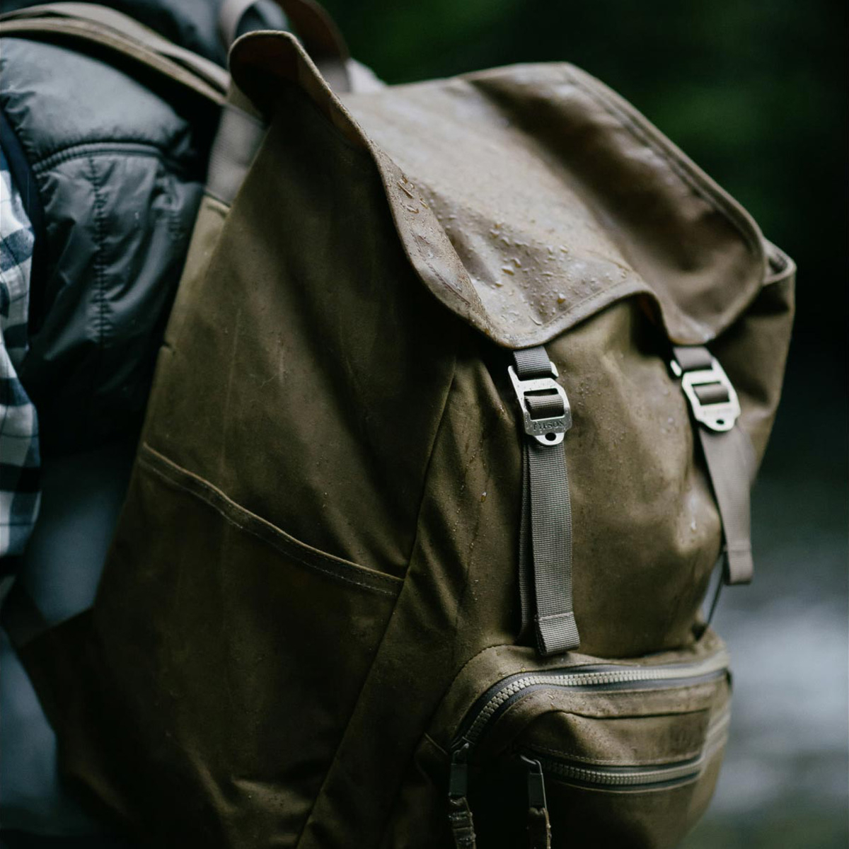 Filson Oil Finish Rucksack, with generous capacity and wax-cotton ...