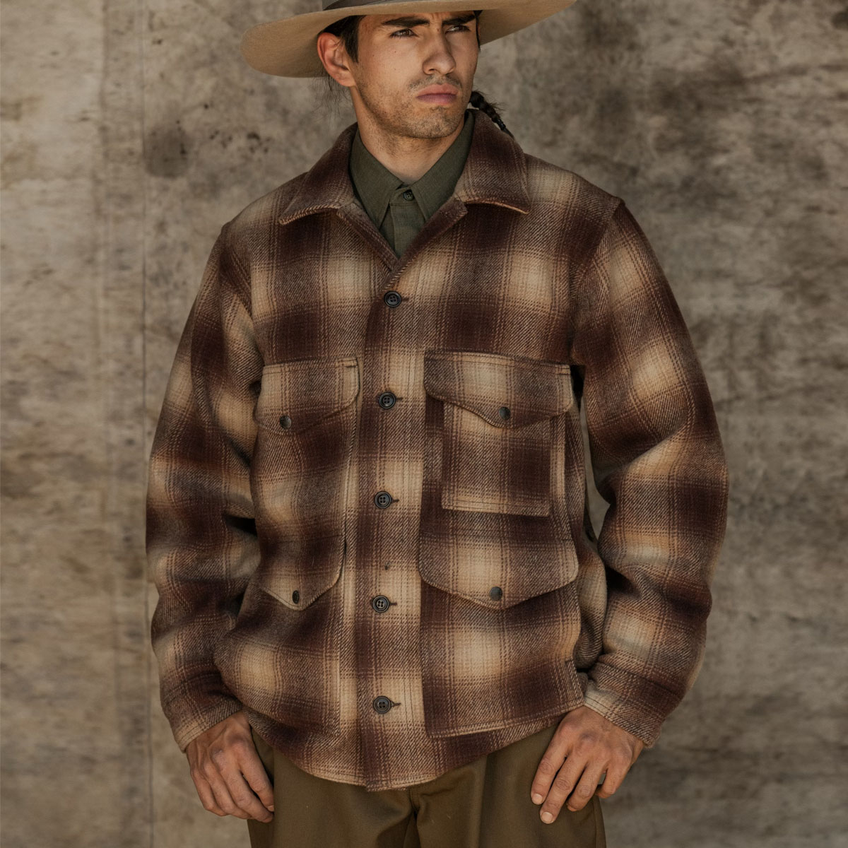 Filson Mackinaw Wool Cruiser Brown/Tan Ombre, to keep you warm even when it’s soaked with rain or snow