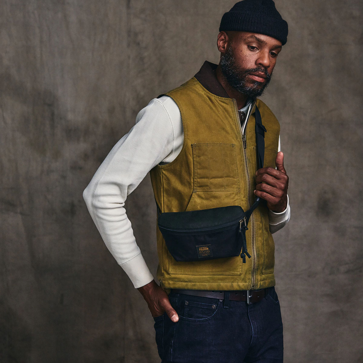 Filson Surveyor Crossbody Pack Black, Full-featured and made from tough Cordura® nylon