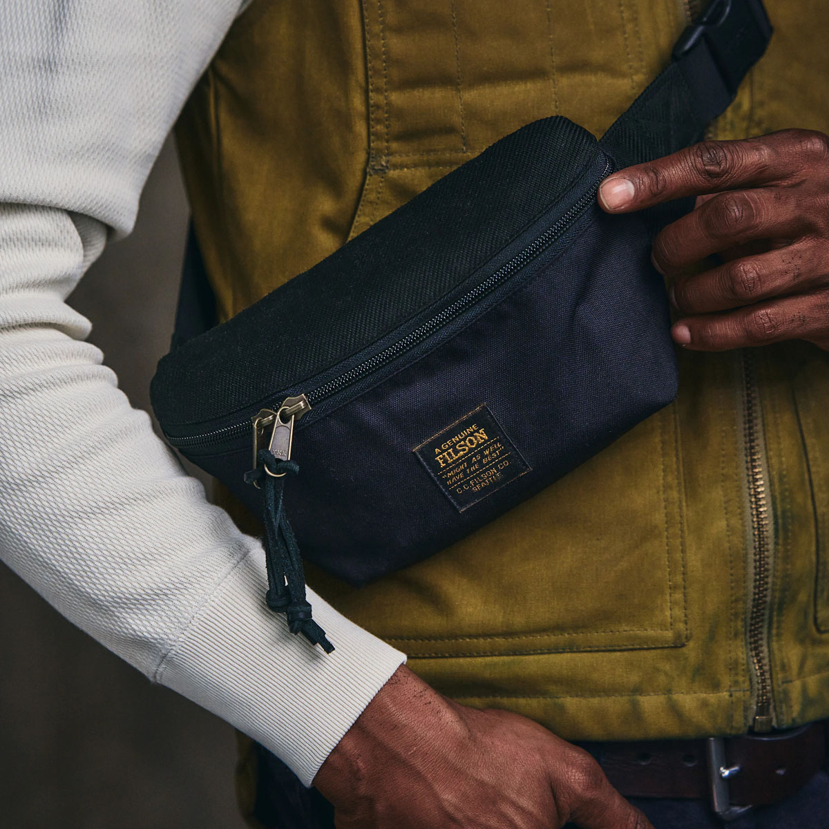 Filson Surveyor Crossbody Pack Black, Full-featured and made from tough Cordura® nylon