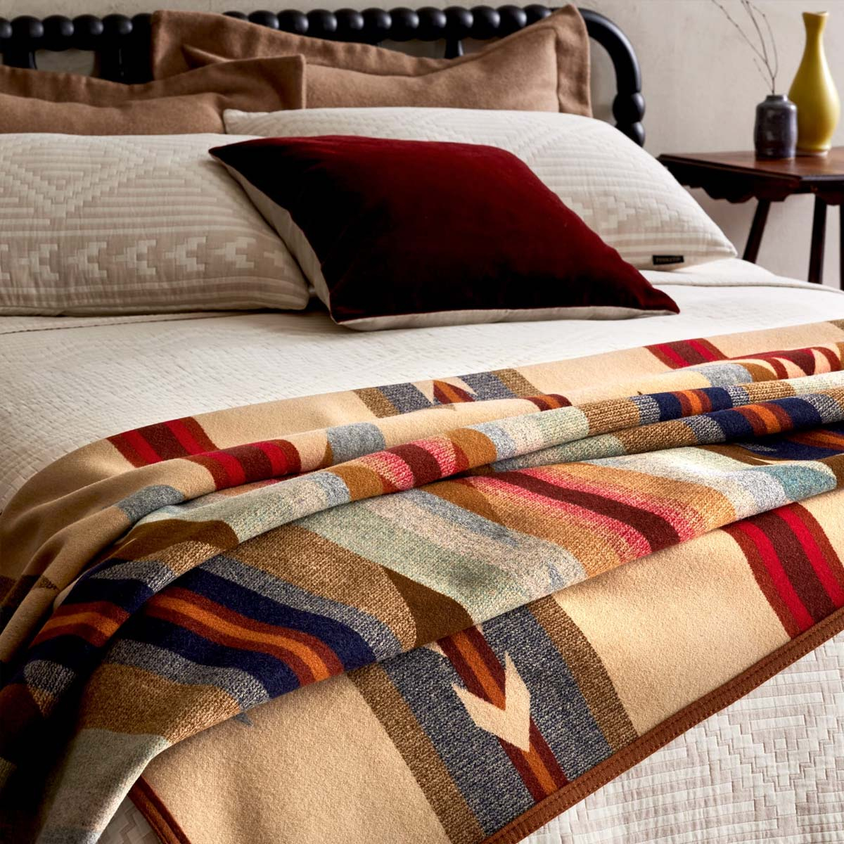 Pendleton Jacquard Unnapped Robe Wyeth Trail Beige, blankets perfect for drape over a bed, for picnics, camping or curling up indoors